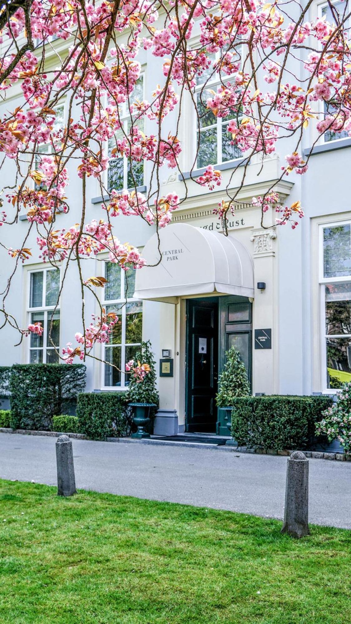 Central Park Voorburg - Relais & Chateaux Exteriör bild